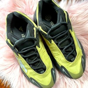 Yeezy YZY 700 MNVN size 7